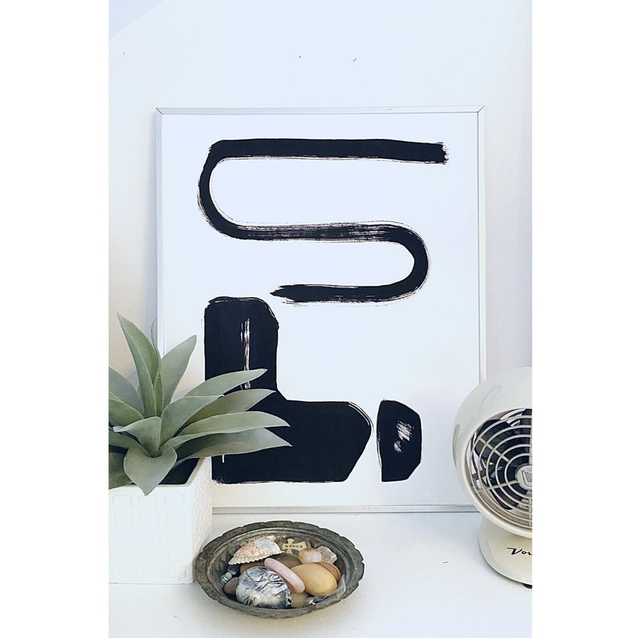 Black and White Letter E Print - Cash Color Lifestyle Photo